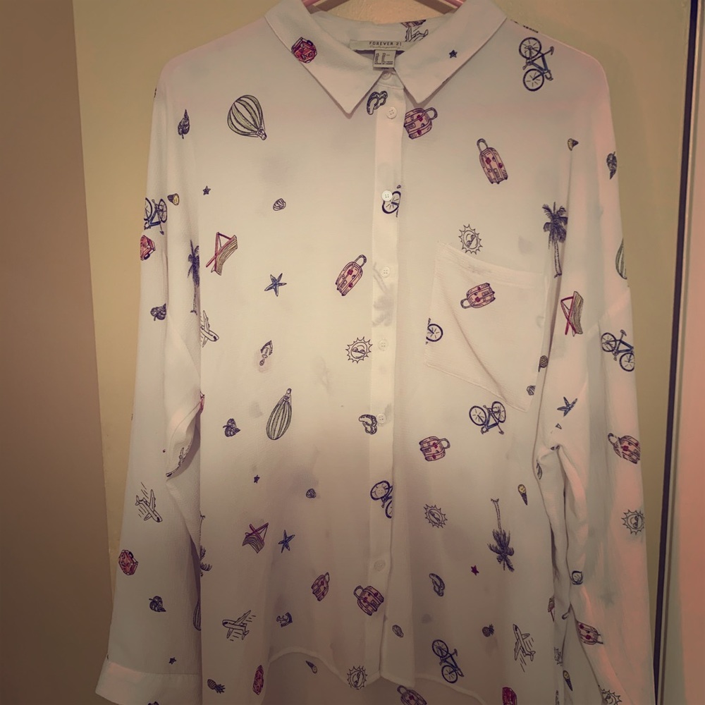 Forever 21 Women’s Graphic Travel Button Down